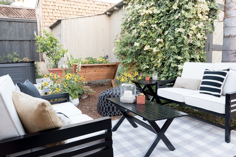 outdoor patio in garden with upholstered seating