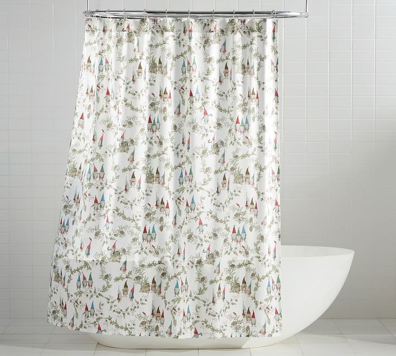 holiday shower curtain near tub