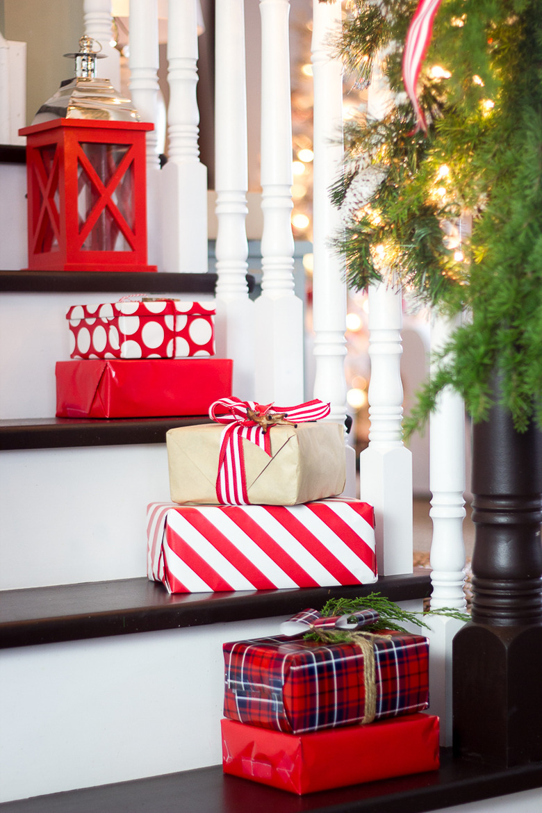 holiday decor on staircase