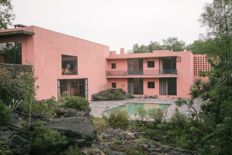 Luis Barragán space seen from outside