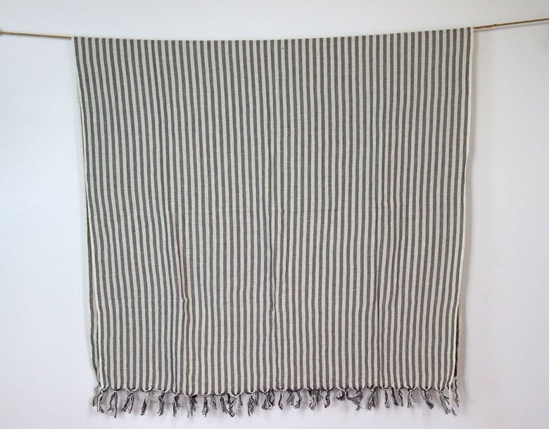 Turkish cotton throw blanket with fringe