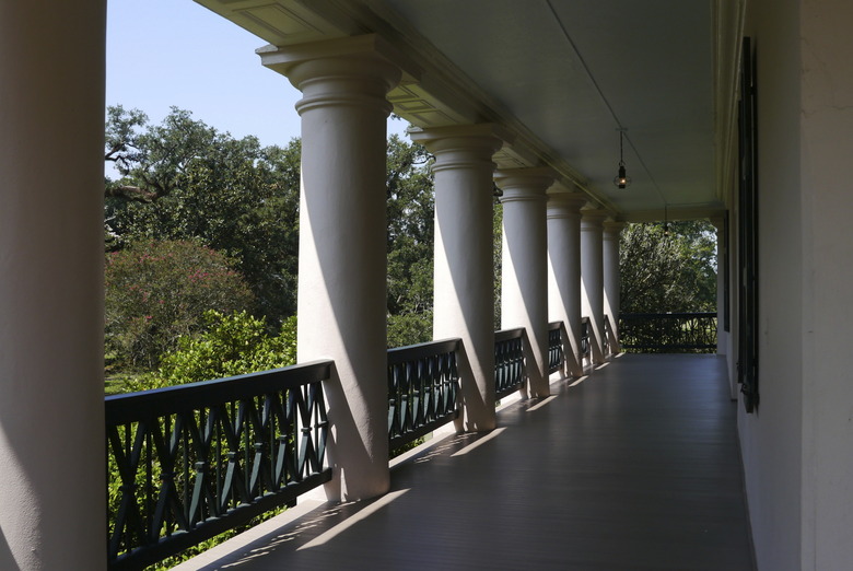 Pillars of Oak Alley plantation