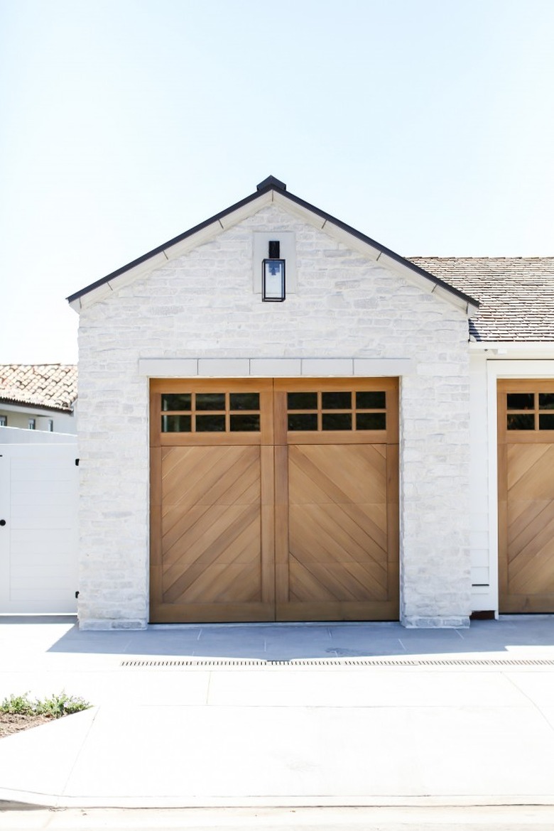 chevron pattern garage door