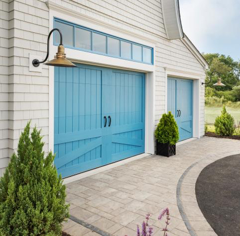 faux wood carriage house doors