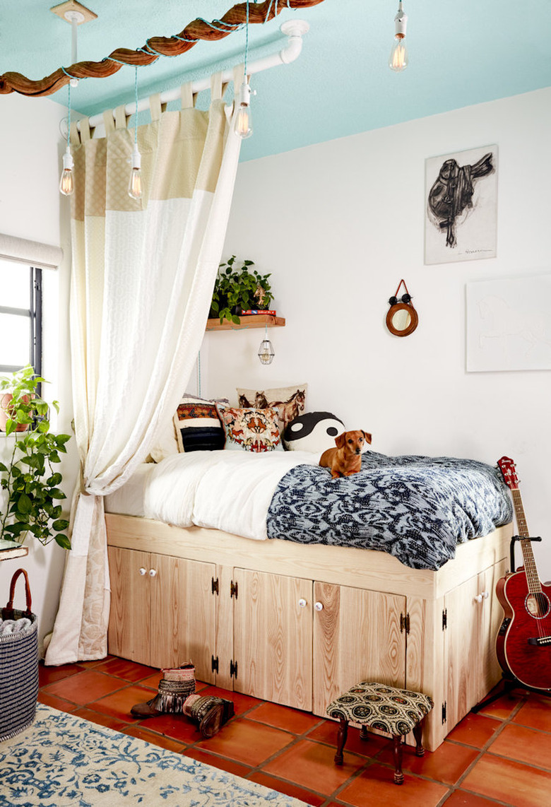 bedroom with turquoise ceiling