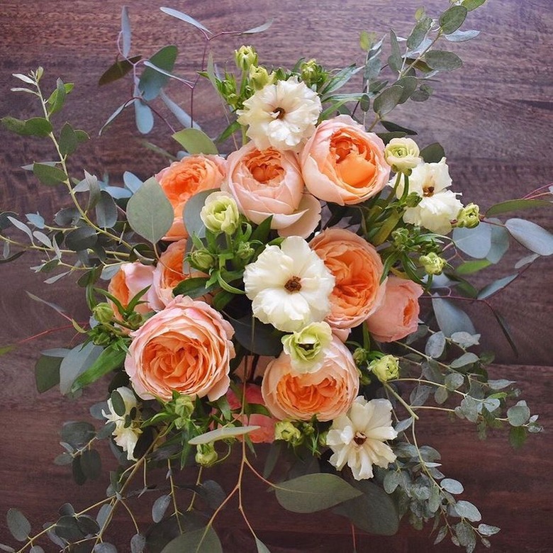 peach garden roses trader joe's arrangement