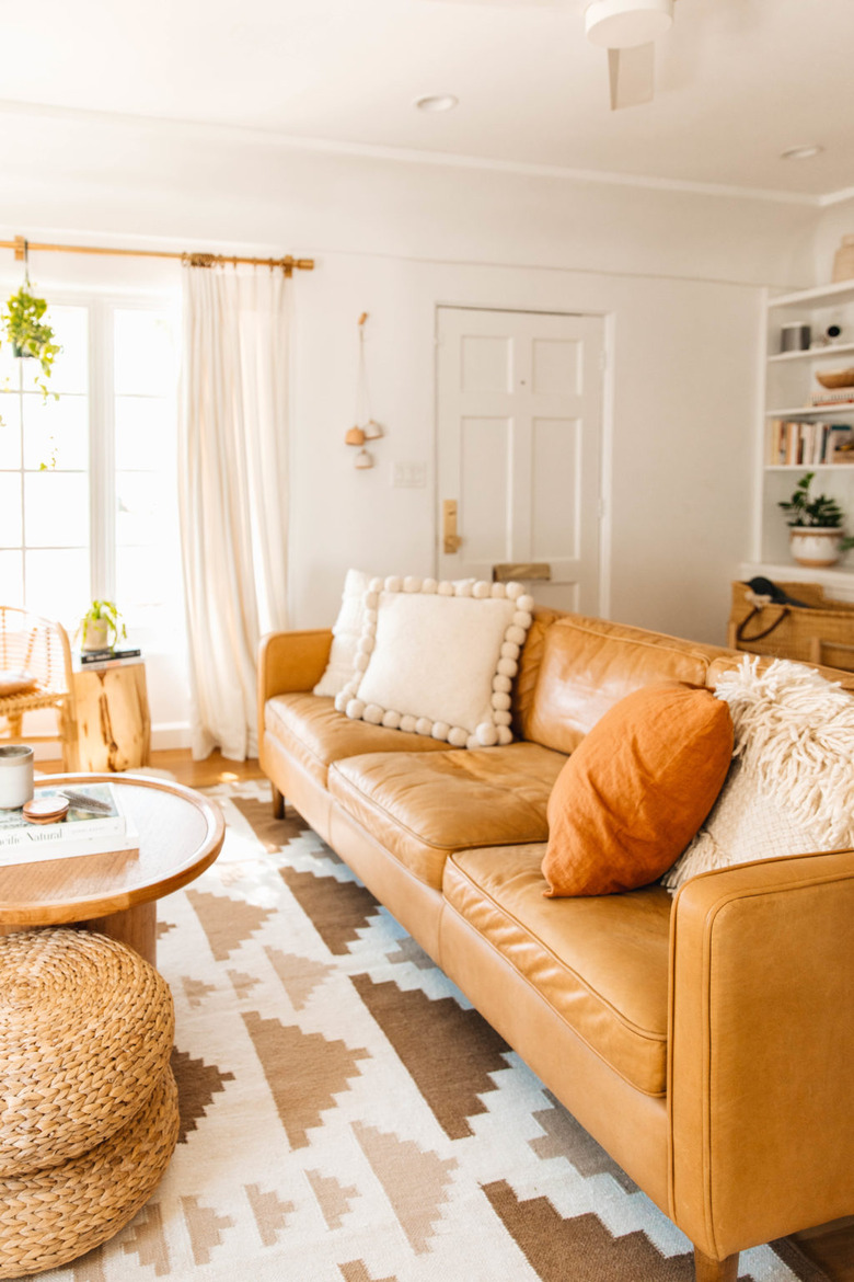 Track Arm traditional sofa style in bohemian living room