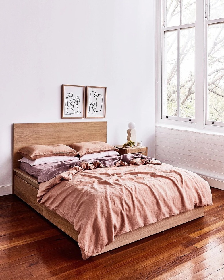 Terracotta bedding