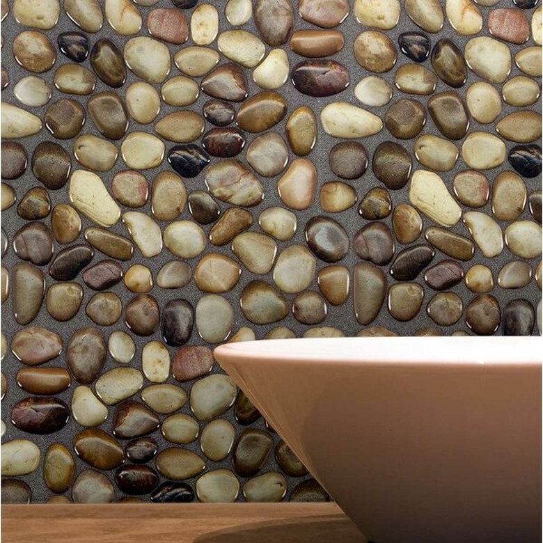 Pebble backsplash