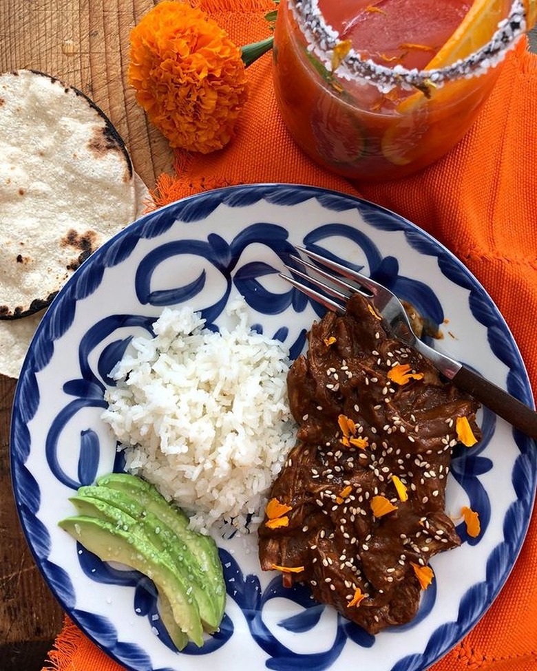 Muy Bueno Cookbook's Easy Chicken Mole