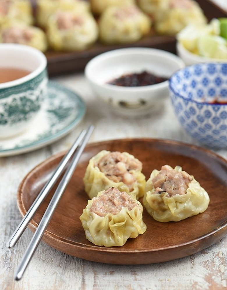 Kawaling Pinoy Pork Siomai (Steamed Pork Dumplings)