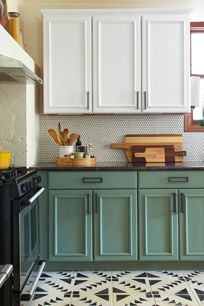 contrasting kitchen cabinet paint ideas