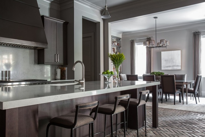 Neutral color palette in kitchen by Marie Flanigan Interiors