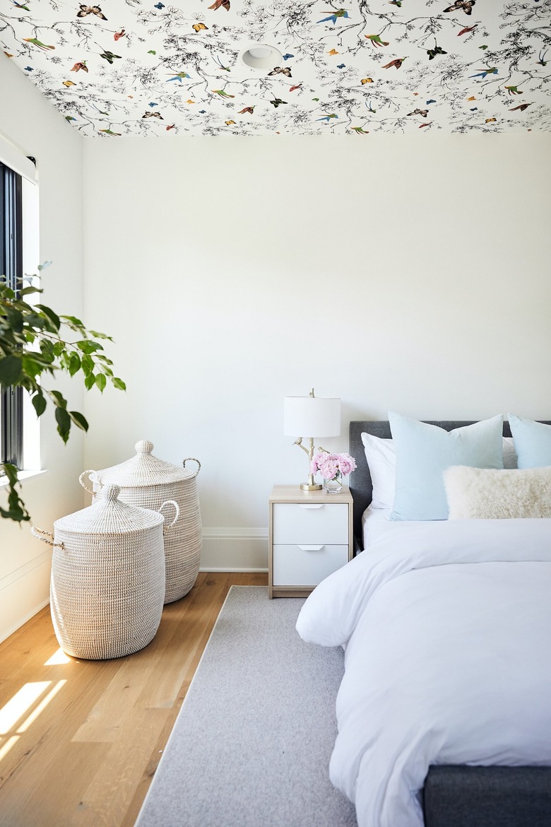 Neutral kids' bedroom by Tara Cain Design