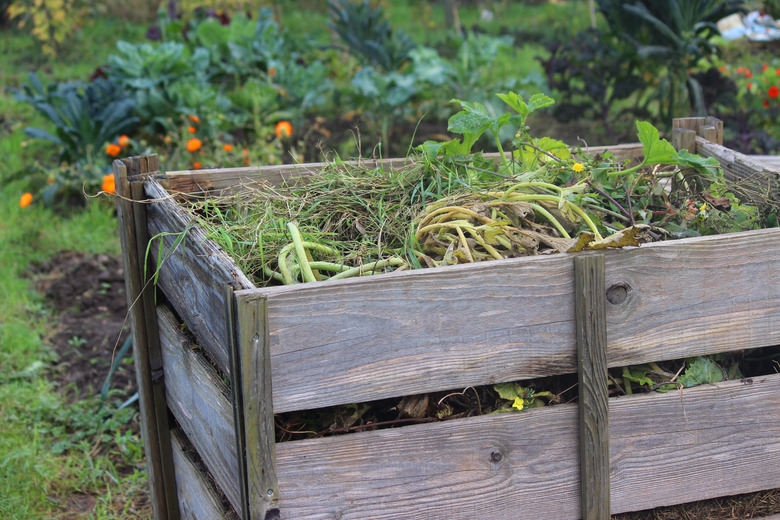 Wooden compost heap, compost bin converter, allotment / vegetable garden waste