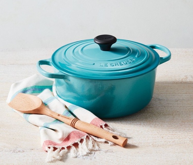 le creuset blue dutch oven