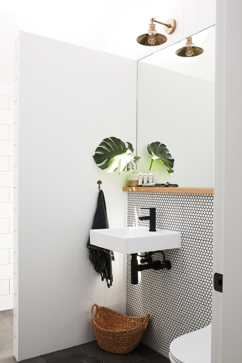 White penny tile backsplash