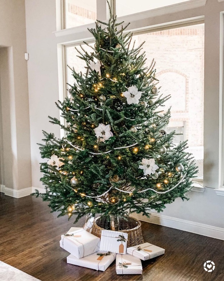 White Christmas tree decorations oversized faux flowers