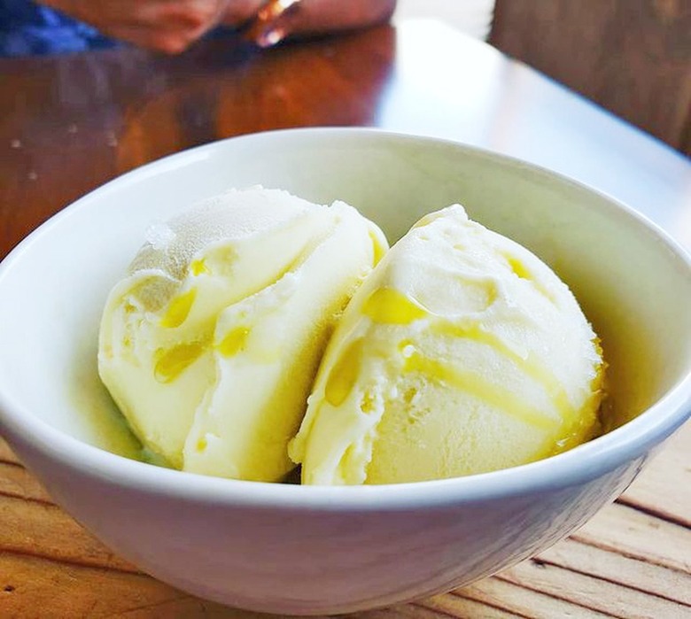 Ice cream with olive oil