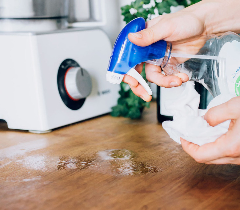 antibacterial countertop cleaning