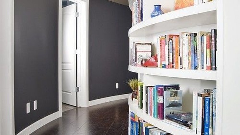 Recessed bookshelf