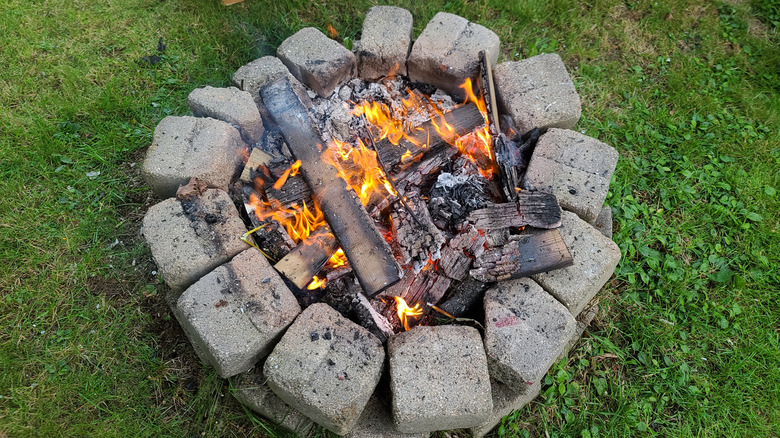 DIY backyard fire pit made out of cinder blocks