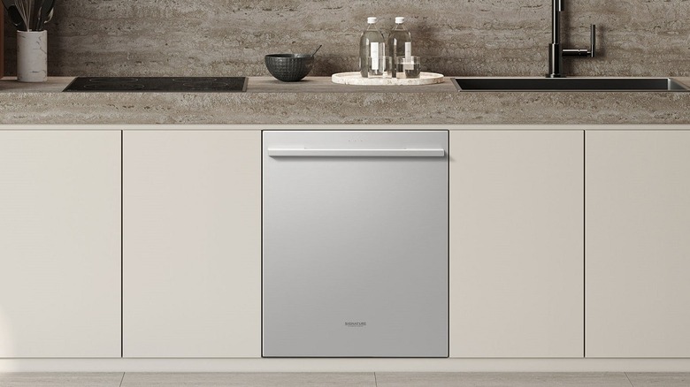 LG Signature Kitchen Suit Transitional series dishwasher