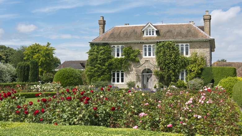 English cottage with garden