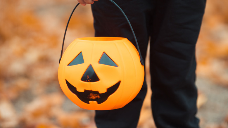 trick or treat jack-o'-lantern bucket